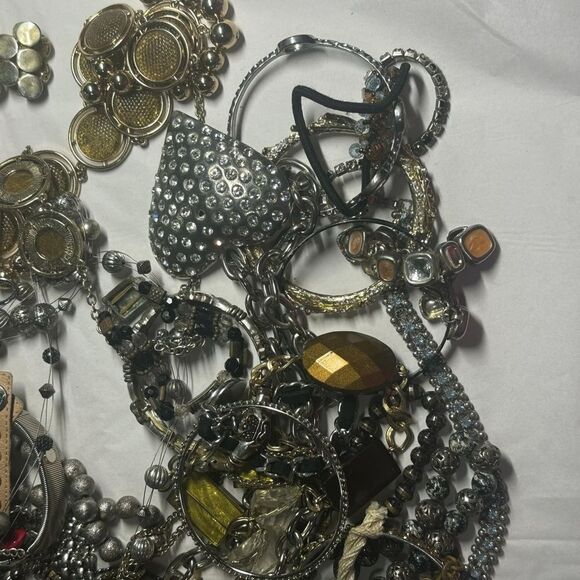 J360 Craft Bulk Bundle of Jewelry - Picture 2 of 8